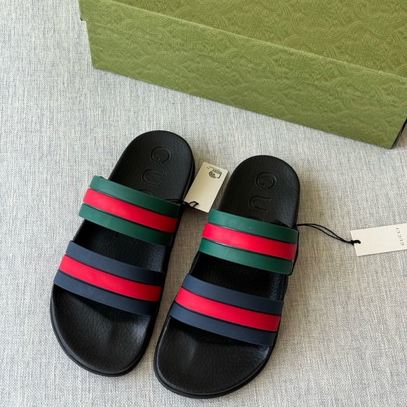 Gucci Men's Web slide sandal, size 7. New in box - Picture 2 of 5